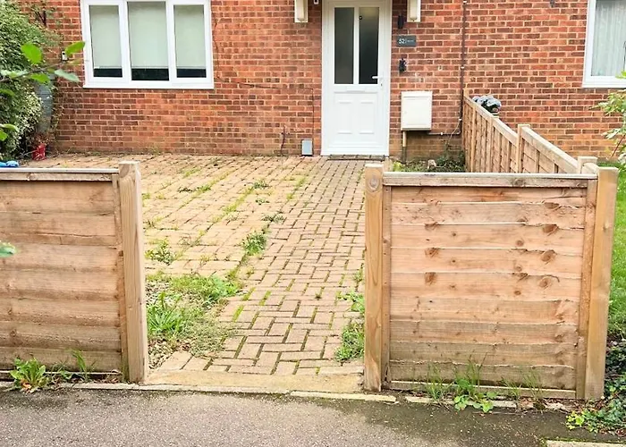 Contractors Accommodation 3Bed 2Bath House Free Off Street Parking For 2 Cars Wifi Stevenage Hertfordshire Self Catering Sleeps 6 Guests By White Orchid Property Relocation