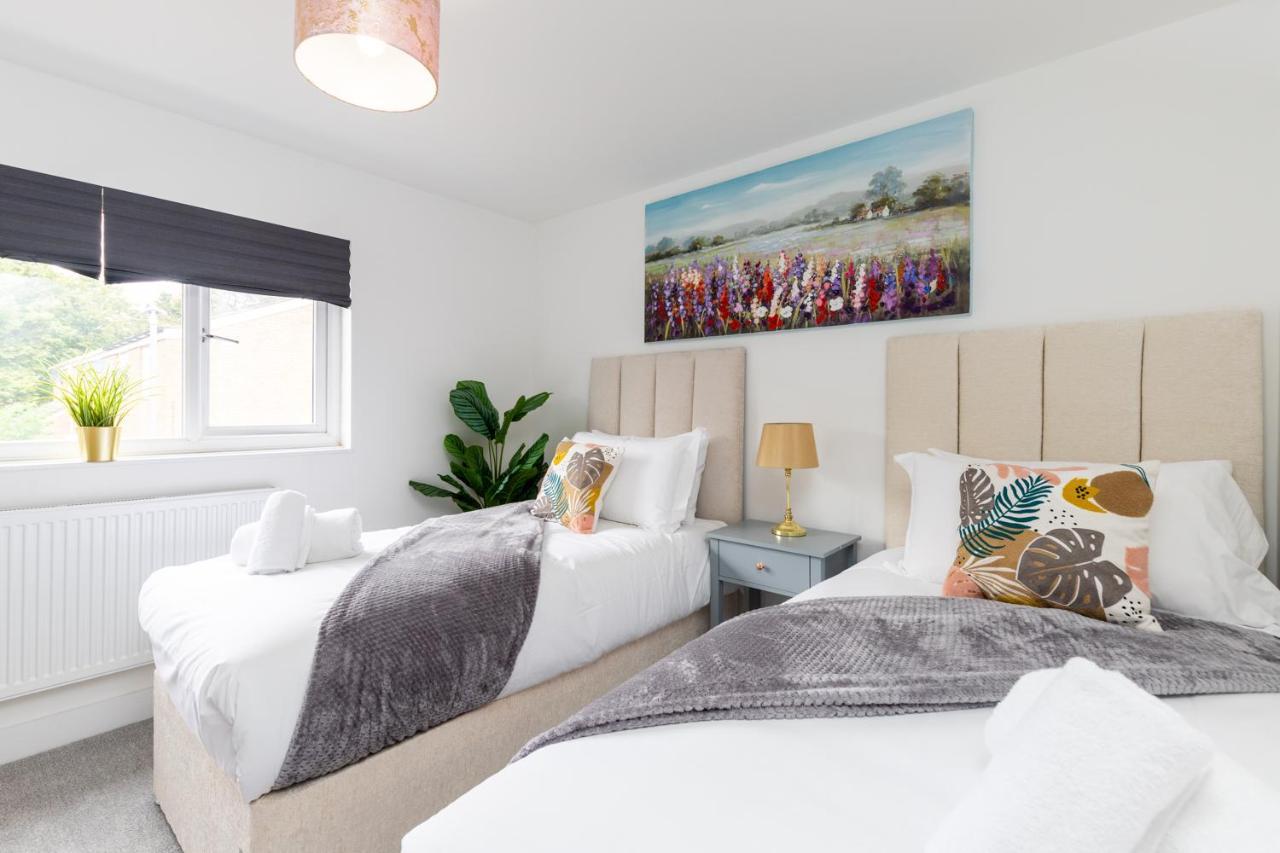 White Orchid Contractor's Haven: 3-bed With Free Parking *