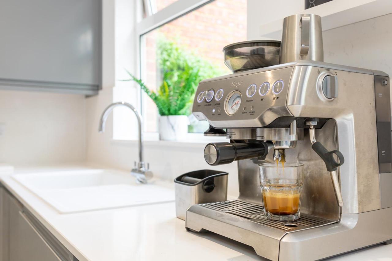 White Orchid Contractor's Haven: 3-bed With Free Parking *