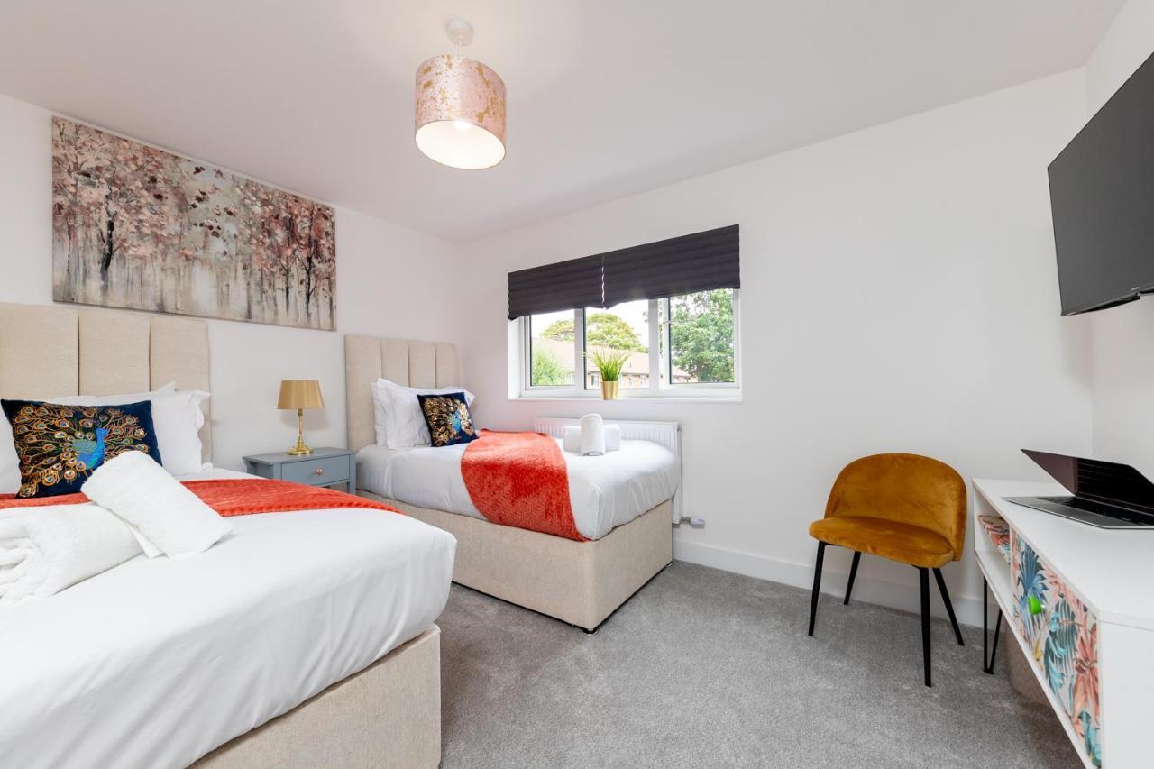 Holiday home White Orchid Contractor's Haven: 3-bed With Free Parking *