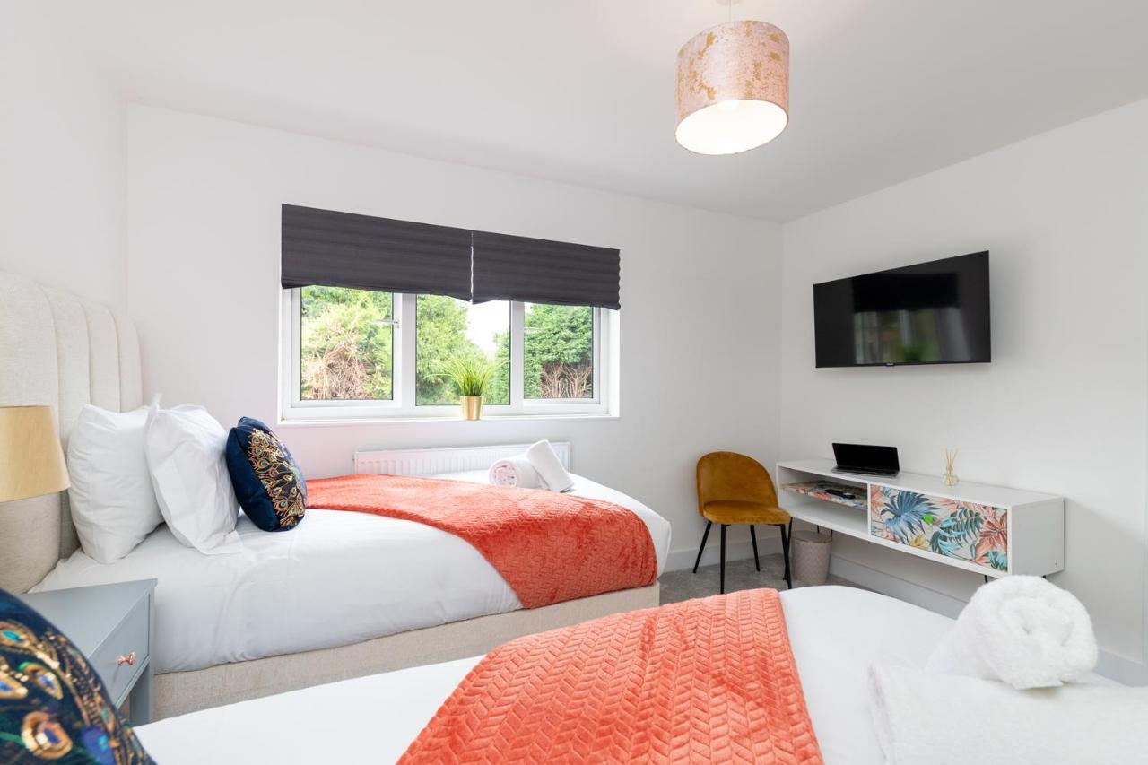 White Orchid Contractor's Haven: 3-bed With Free Parking *