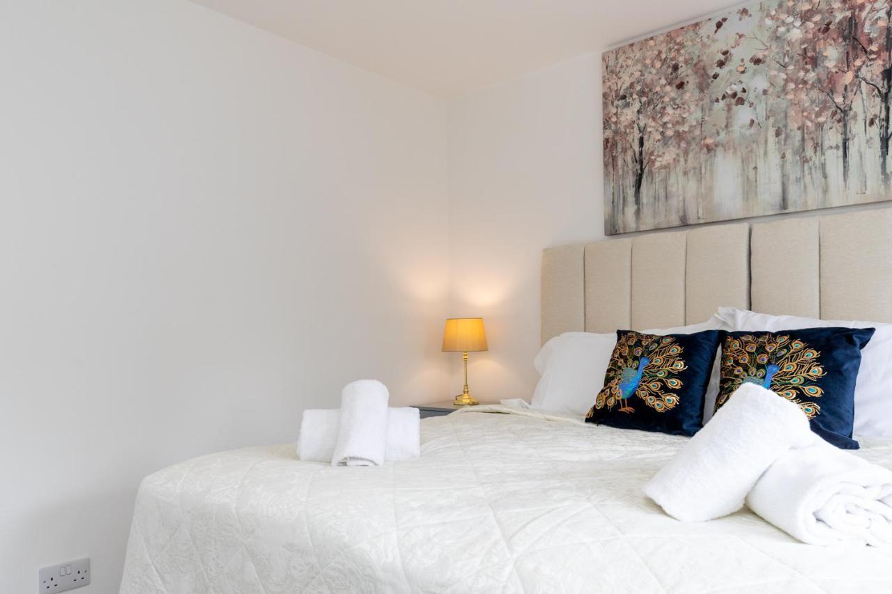 White Orchid Contractor's Haven: 3-bed With Free Parking *