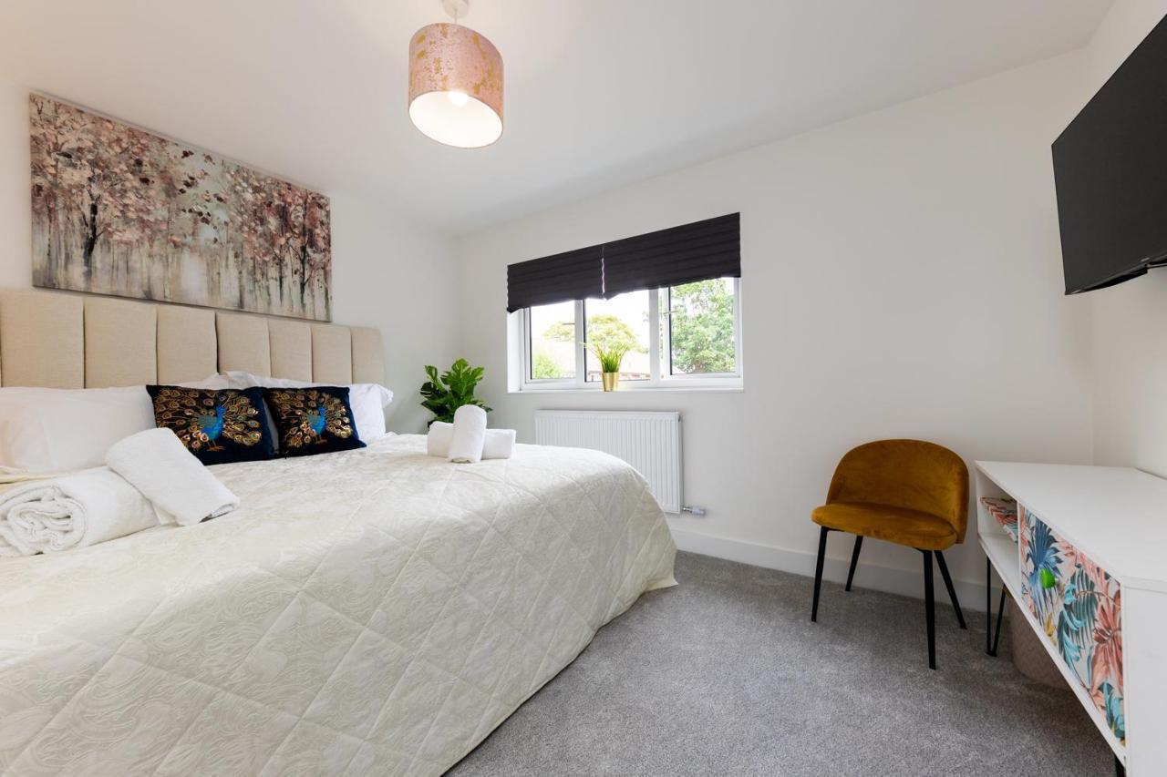 Holiday home White Orchid Contractor's Haven: 3-bed With Free Parking